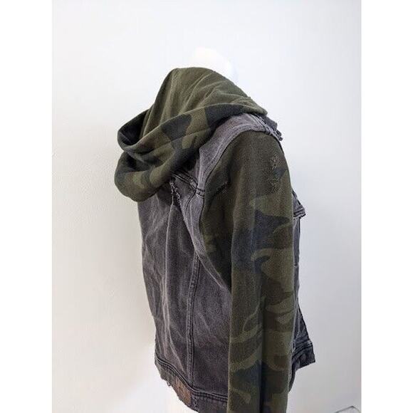 Hollister Size XS Hooded Denim Jean Jacket Black Camo Sleeves Distressed Pockets - Picture 5 of 8